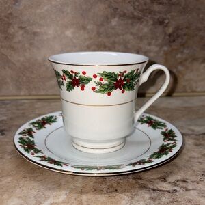 Truly Tasteful Fine China Christmas Cup & Saucer Poinsettia & Holy Berries